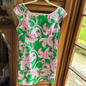 Lily Pulitzer size 8 pink and green cap sleeve dress